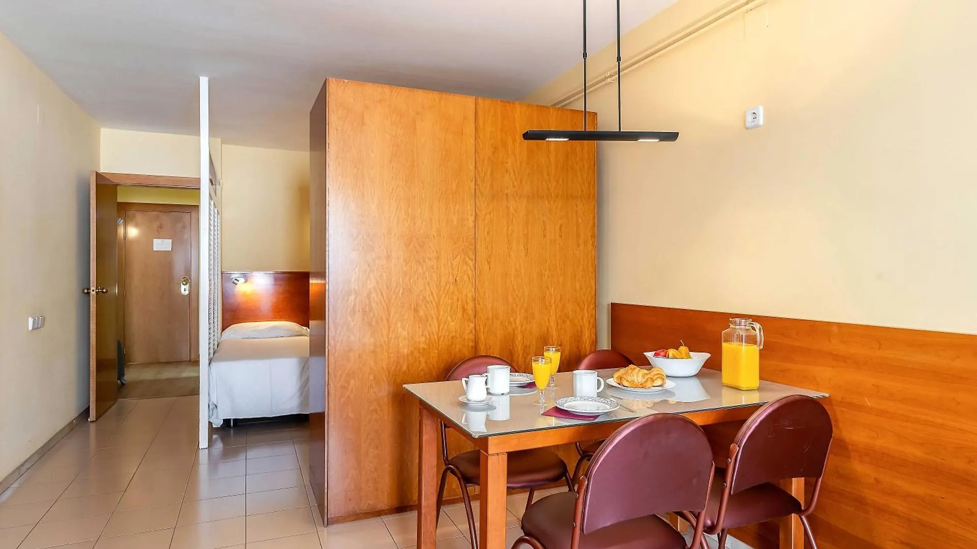 Aparthotel Bertran Barcelona 3*,  Spanien