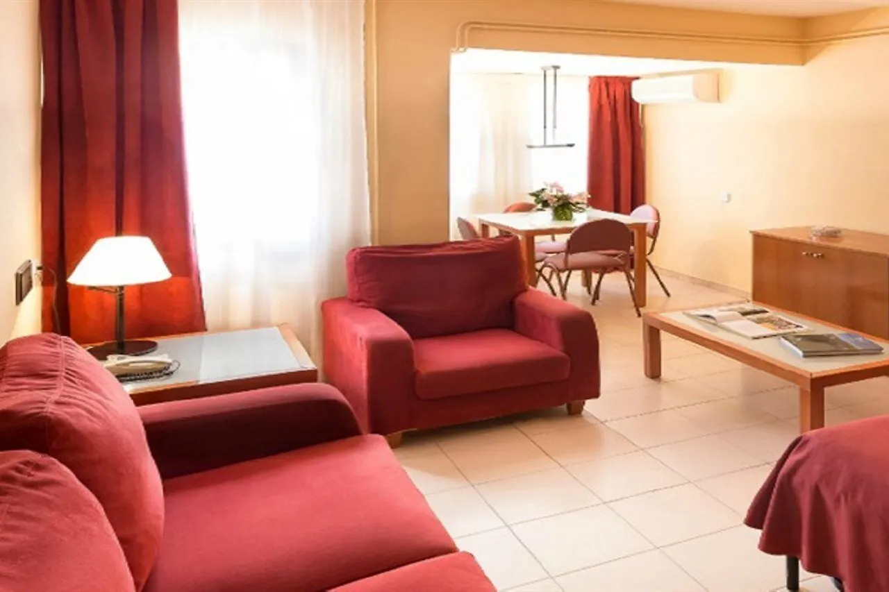 Aparthotel Bertran Barcelona 3*,