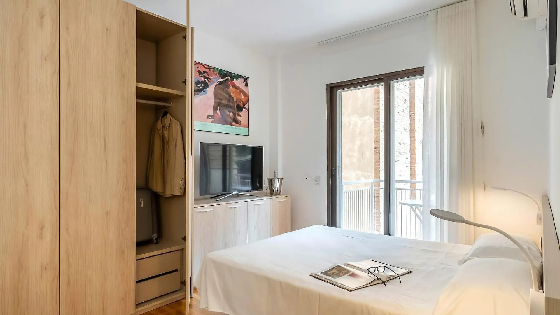 Aparthotel Bertran Barcelona 3*,  Spain