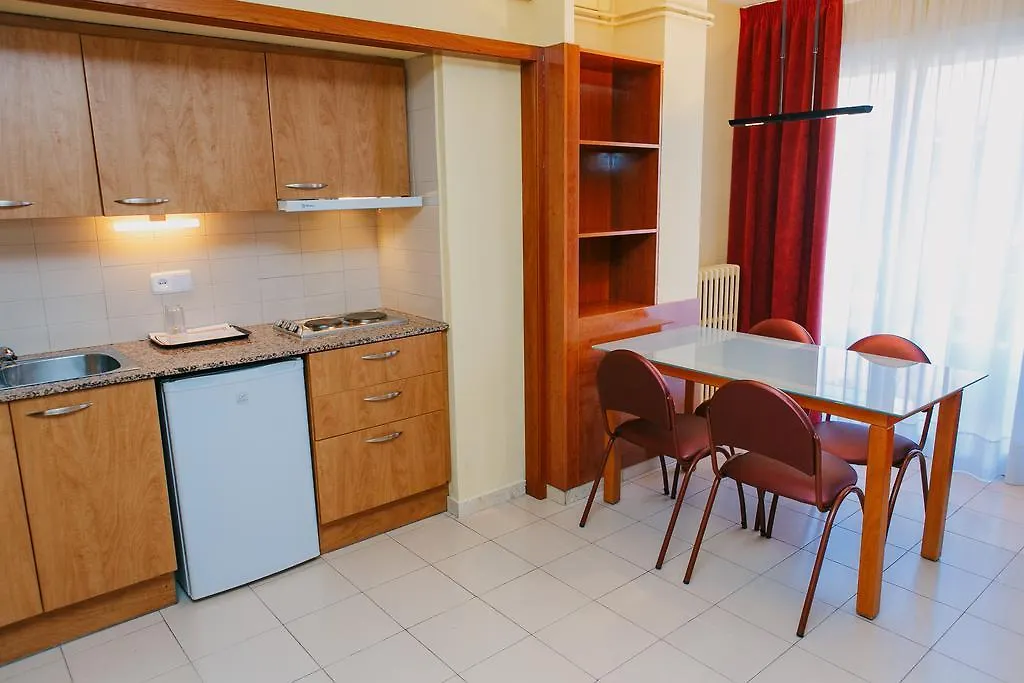 Aparthotel Bertran Barcelona 3*,