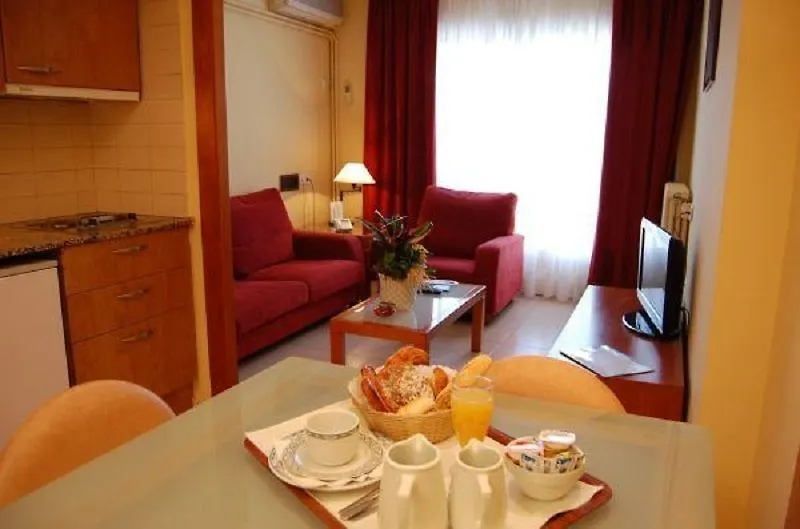Aparthotel Bertrán Barcelona 3*,
